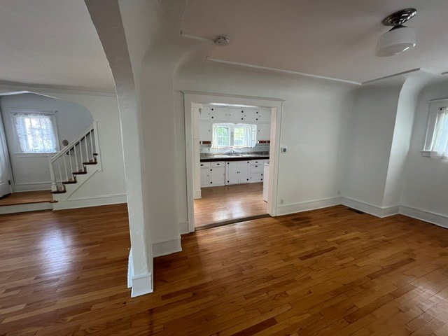 Living rm, dining rm, kitchen