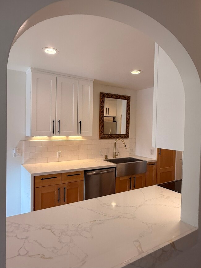 Apron sink, new dishwasher in stunning kitchen - 496 Sherwood Way Unit Apartment 3