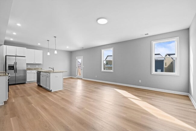 Photo - 105 Lambert Fld