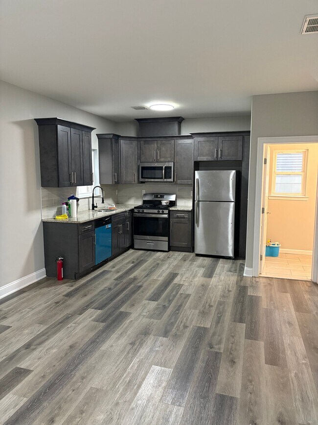 Photo - 331 Bond St Unit 3