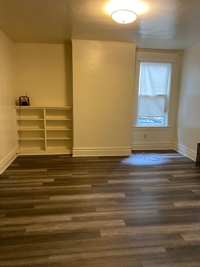 Building Photo - 127 Seminary Ave Unit 1 Rental