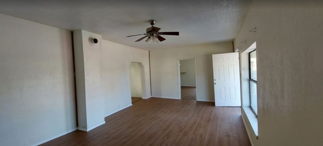 Photo - 115 South Dr