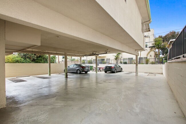 Photo - 1723 Barrington in prime West LA!