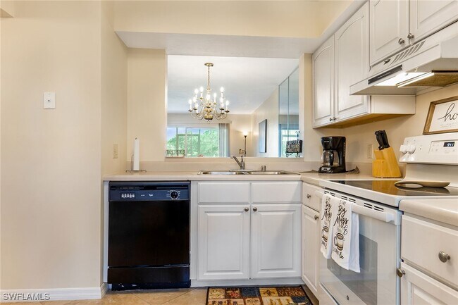 Building Photo - 1075 Foxfire Ln Unit 103