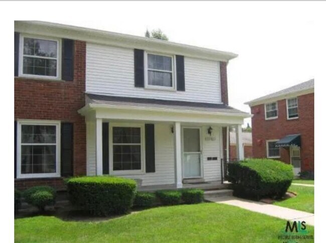 Photo - 611 Notre Dame St Unit 21