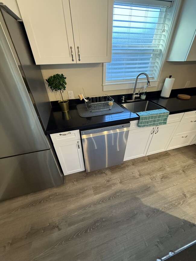 Photo - 779 Hamilton Dr