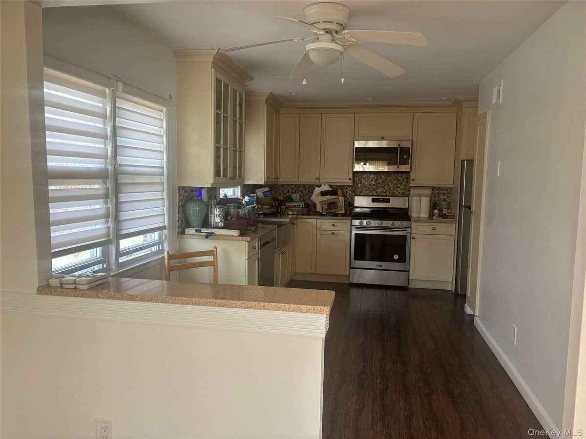Photo - 196-57 45th Dr