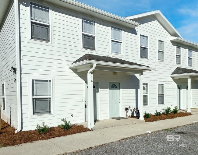 Photo - 116 S Elm St