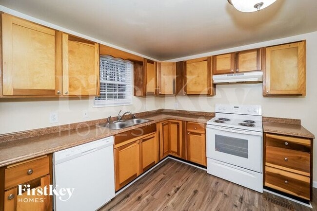 Photo - 4423 Treeline Way