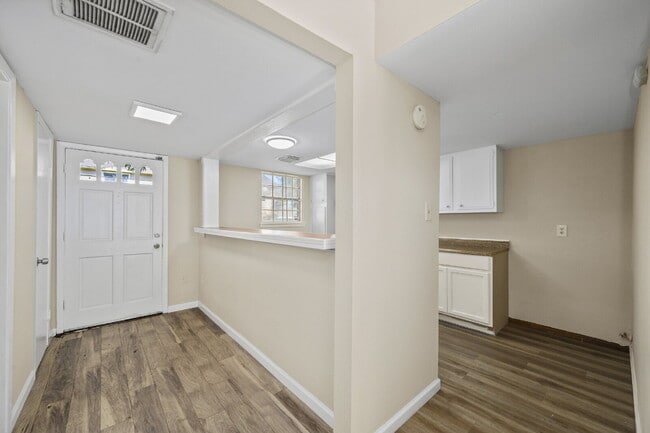 Photo - 7236 Crownwest St