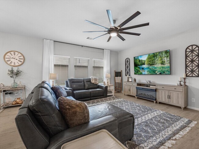 Photo - 1123 Station Manor Ln