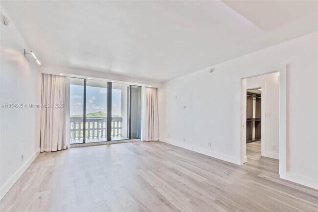 Photo - 90 Edgewater Dr Unit 1015