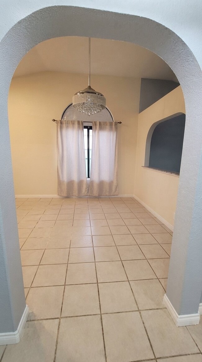 4339 E Ave Q11