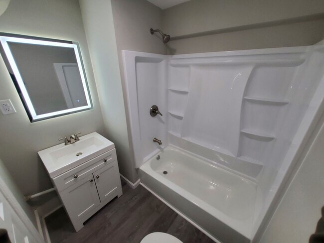 Photo - 102 S 13th St Unit 1306