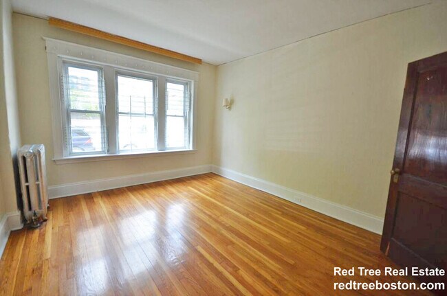 Building Photo - 134 Englewood Ave