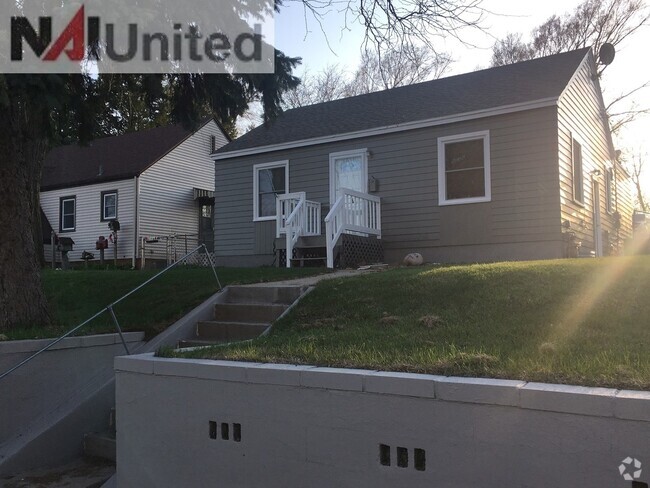 Building Photo - Three bedroom, two bathroom home for rent