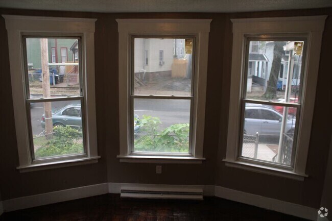 Building Photo - 67 Derby Ave Unit 1 Rental