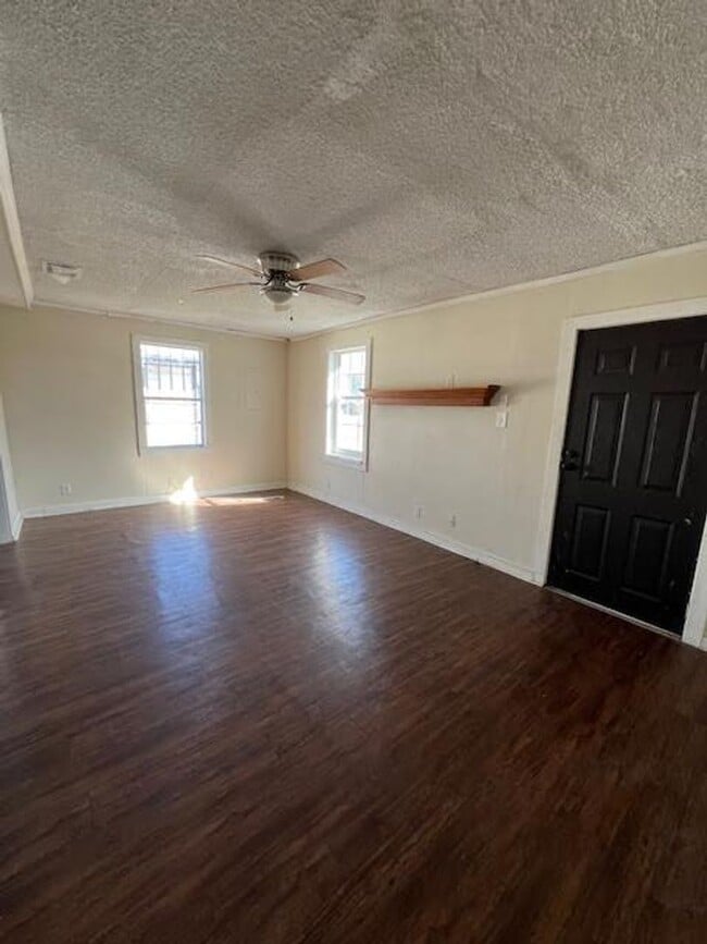 Photo - 1140 Faulkner Ln