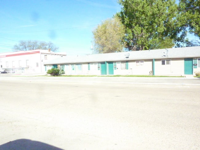 Building Photo - Updated Fourplex