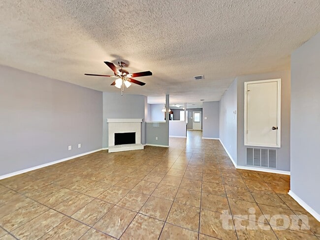 Photo - 2147 Edgewood Dr