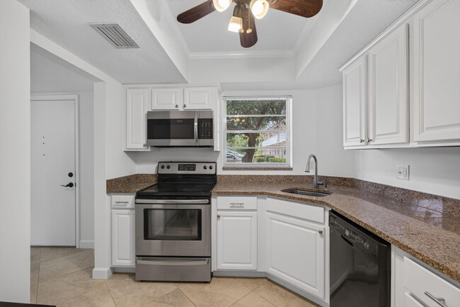 Photo - 18081 SE Country Club Dr Unit 9-83