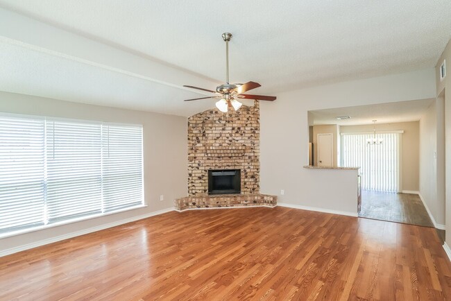 Photo - 10911 Kirkbud Ln