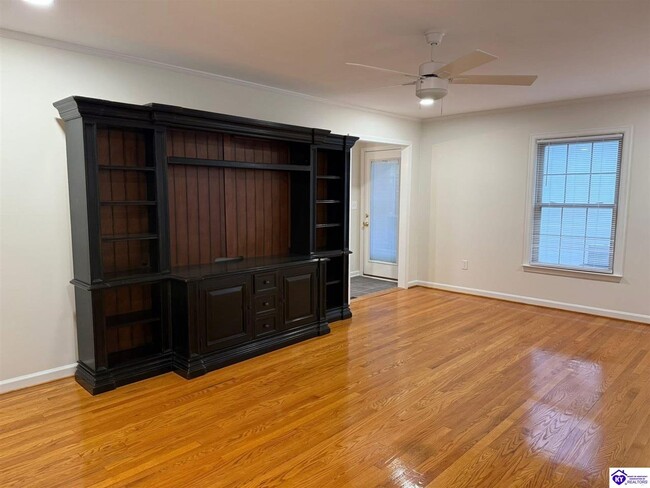 Photo - 913 Dogwood Cir