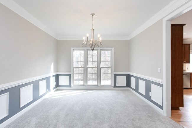 Photo - Beautiful 5 bedroom home in Cameron Estates!