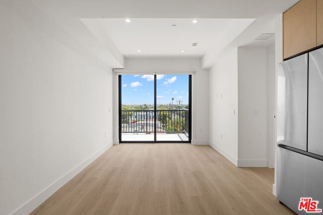 Photo - 1808 Lincoln Blvd Unit 413