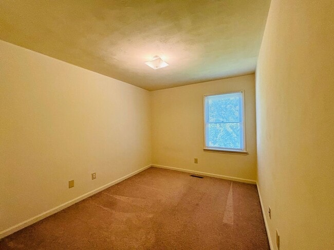 Photo - * RE-RENTAL AVAIABLE 6/25/26 * 3 Bedroom, 2.5 Townhouse