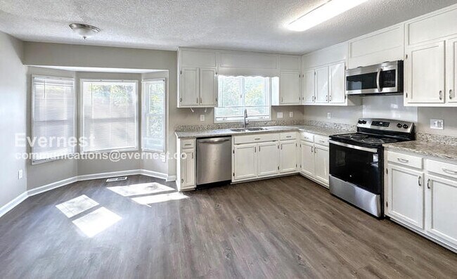 Photo - 2113 Stapp Dr NE