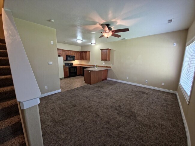 Photo - Beautiful 3 Bed, 2.5 bath Townhome with Attached 2 Car Garage in Rock Creek