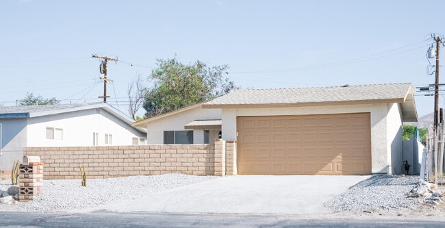 Photo - 66604 Flora Ave Casa