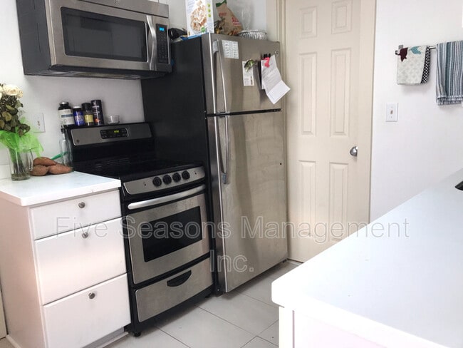 Photo - 32 Intervale Ave