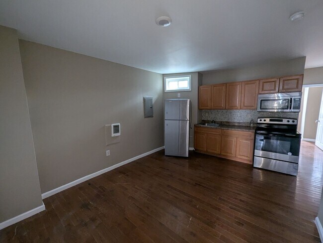 Photo - 5838 Windsor Ave Unidad 2nd Floor