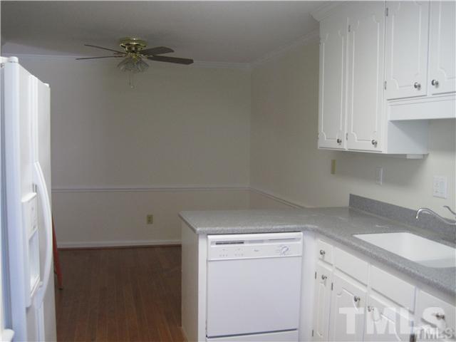 Photo - 111 Charter Oaks Cir