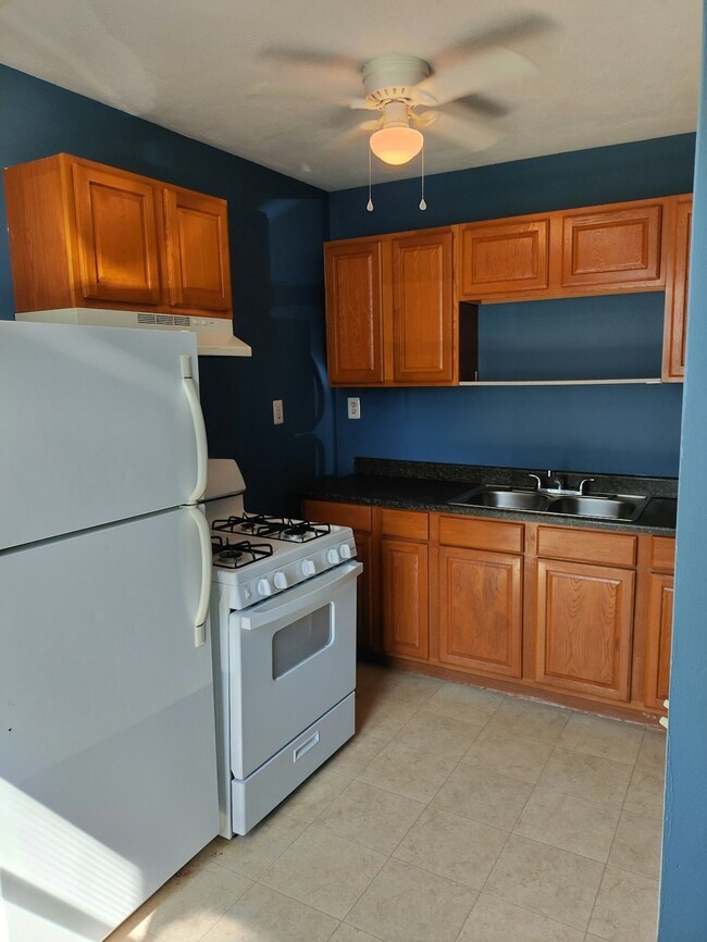 Photo - 104 S Tecumseh St Unit 3