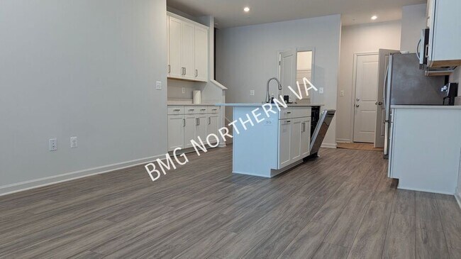 Photo - 2576 Neabsco Common Pl