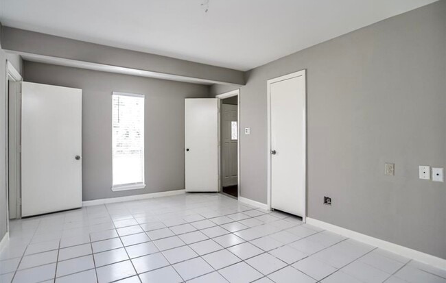 Photo - 14319 Henry Rd Unit 3A