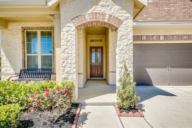 Photo - 20762 Winghaven Dr