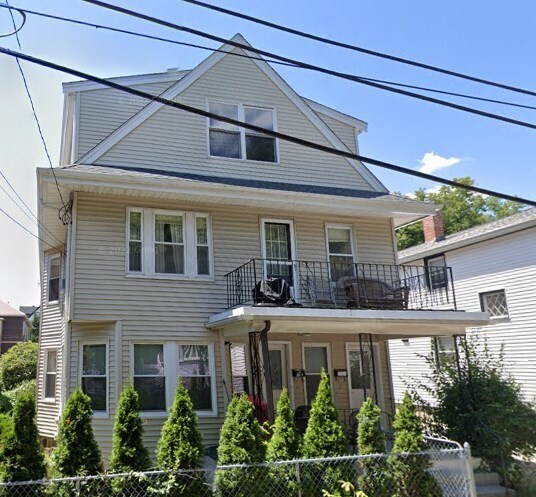 Building Photo - 20 Hunnewell Ave Unit 1 Rental