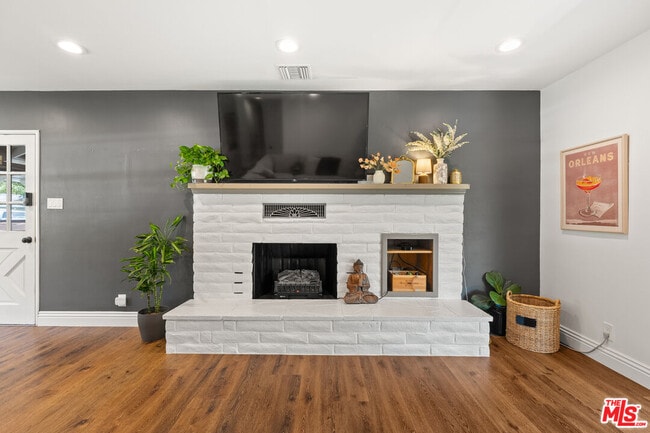 Photo - 25202 Atwood Blvd