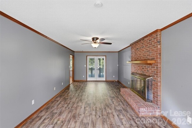 Photo - 319 Deep Forest Ct