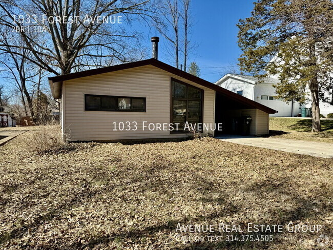 Building Photo - Charming 2-Bedroom Retreat on Forest Avenu... Rental