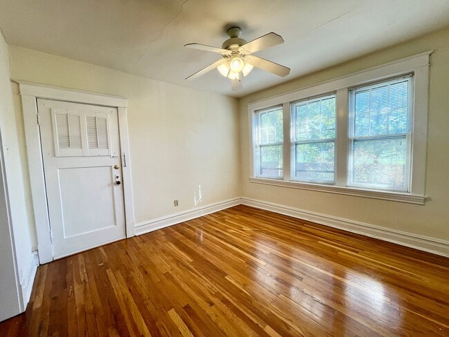 Photo - 911 St Rita Ave