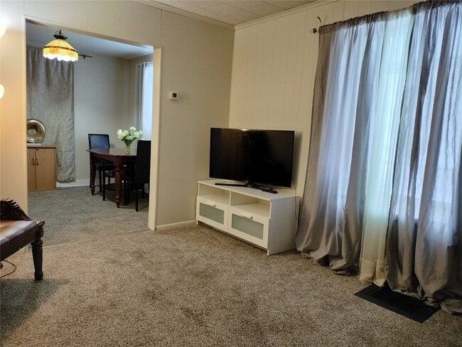 Photo - 31 Indiana St