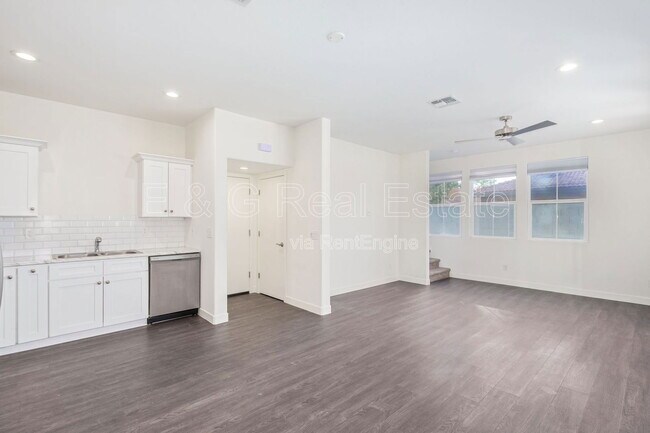 Photo - 3218 W Glendale Ave Unit 27