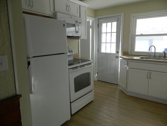 Photo - 1046 Grace St