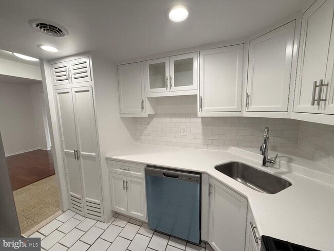 Photo - 606 Cooper Landing Rd Unit B-6L