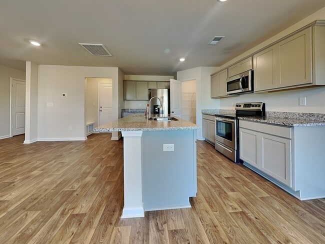 Photo - 437 Red Poll Wy